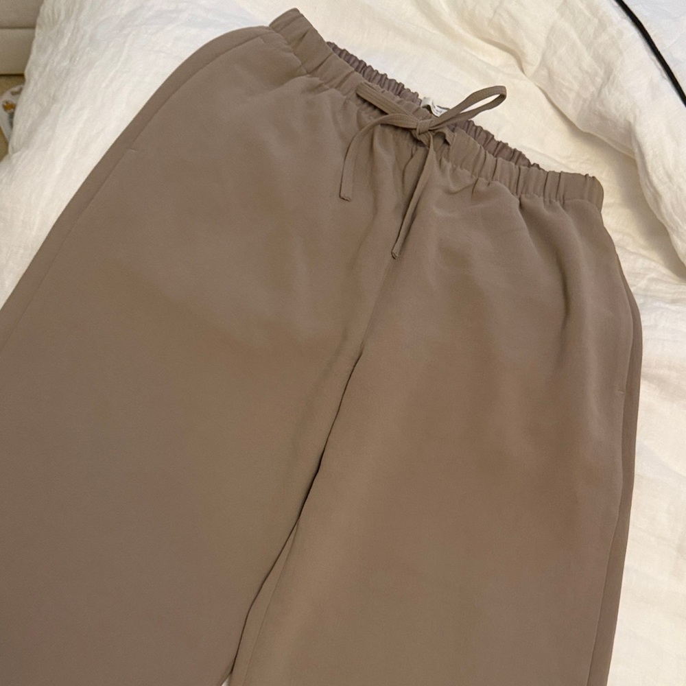 Aritzia Women's Lodge Pants